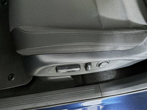 Certified 2024 Honda CR-V EX image 9