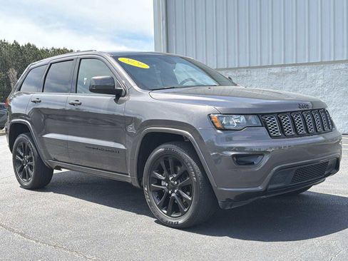 Used 2020 Jeep Grand Cherokee Altitude AWD/4WD image 26