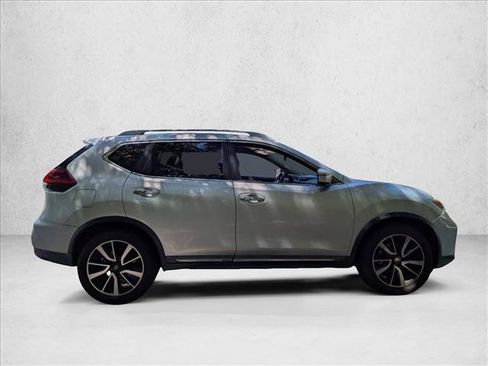 Used 2019 Nissan Rogue SL FWD image 4