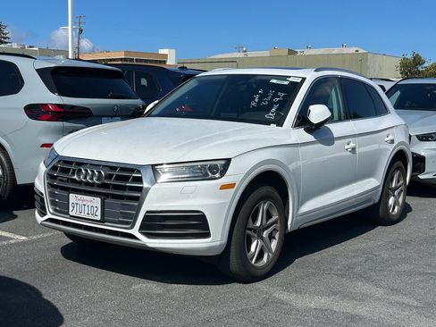 Used 2019 Audi Q5 2.0T Premium w/ Convenience Package AWD/4WD image 2