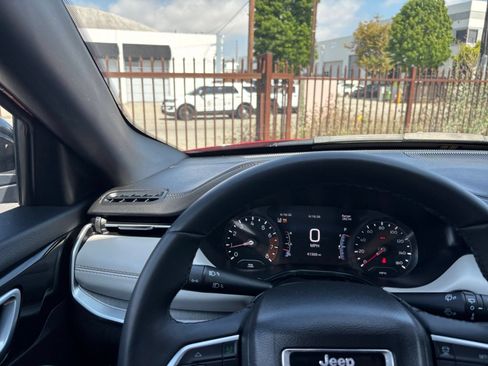 Used 2025 Jeep Compass Limited AWD/4WD image 35