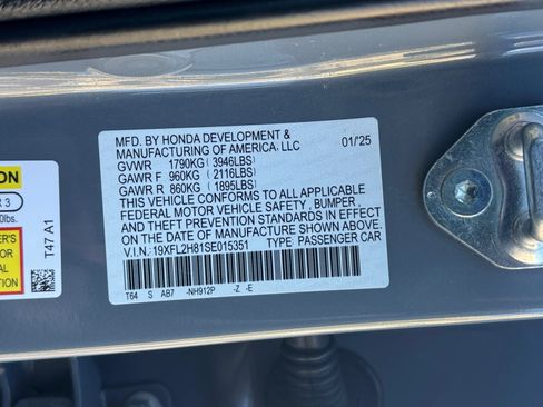 Used 2025 Honda Civic Sport image 13