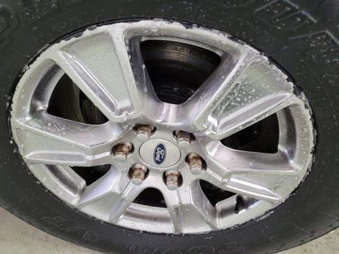 Used 2015 Ford F150 Lariat w/ Equipment Group 502A Luxury image 31