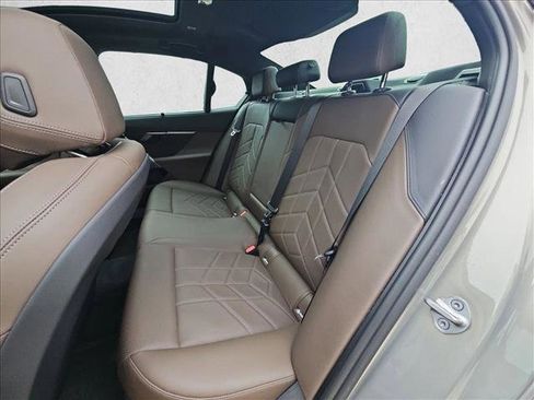 Used 2024 BMW i5 eDrive40i w/ Executive Package RWD image 19