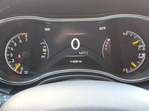 Used 2020 Jeep Grand Cherokee Altitude image 16