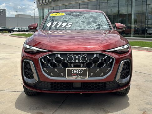 Used 2025 Audi Q5 Premium w/ Convenience Package AWD/4WD image 2