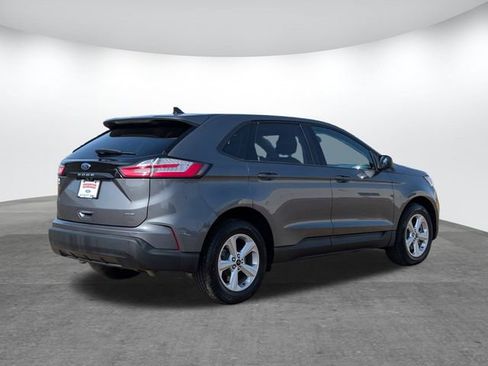 Used 2023 Ford Edge SE image 4