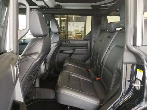 Certified 2025 Ford Bronco Badlands AWD/4WD image 13