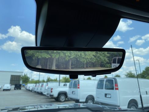 Used 2024 Chevrolet Silverado 2500 ZR2 w/ Technology Package image 35