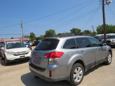 Used 2011 Subaru Outback 2.5i Premium w/ All-Weather Pkg image 5