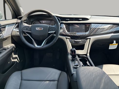 New 2025 Cadillac XT6 Premium Luxury w/ LPO, Floor Liner Package FWD image 25