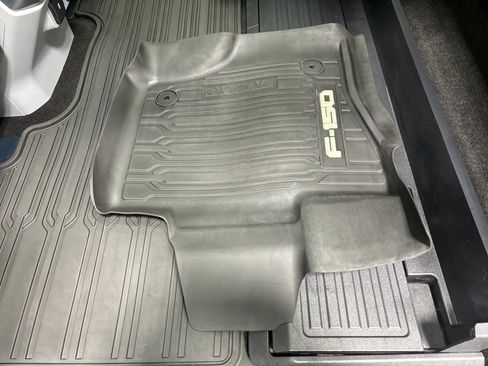 Used 2022 Ford F150 Limited image 20