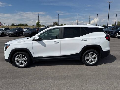 Used 2024 GMC Terrain SLE AWD/4WD image 4