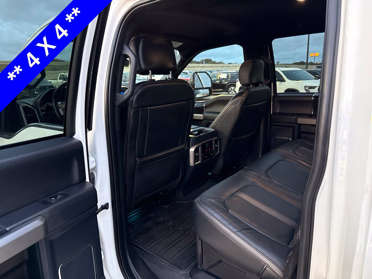 Used 2022 Ford F350 Platinum w/ FX4 Off-Road Package AWD/4WD image 7