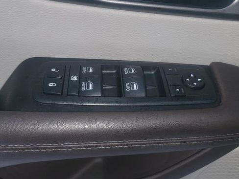 Used 2019 Chrysler Pacifica Touring-L Plus w/ Advanced Safetytec Group image 28