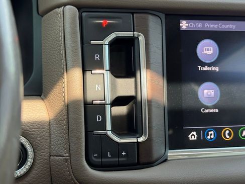 Used 2021 GMC Yukon Denali w/ Denali Premium Package image 29