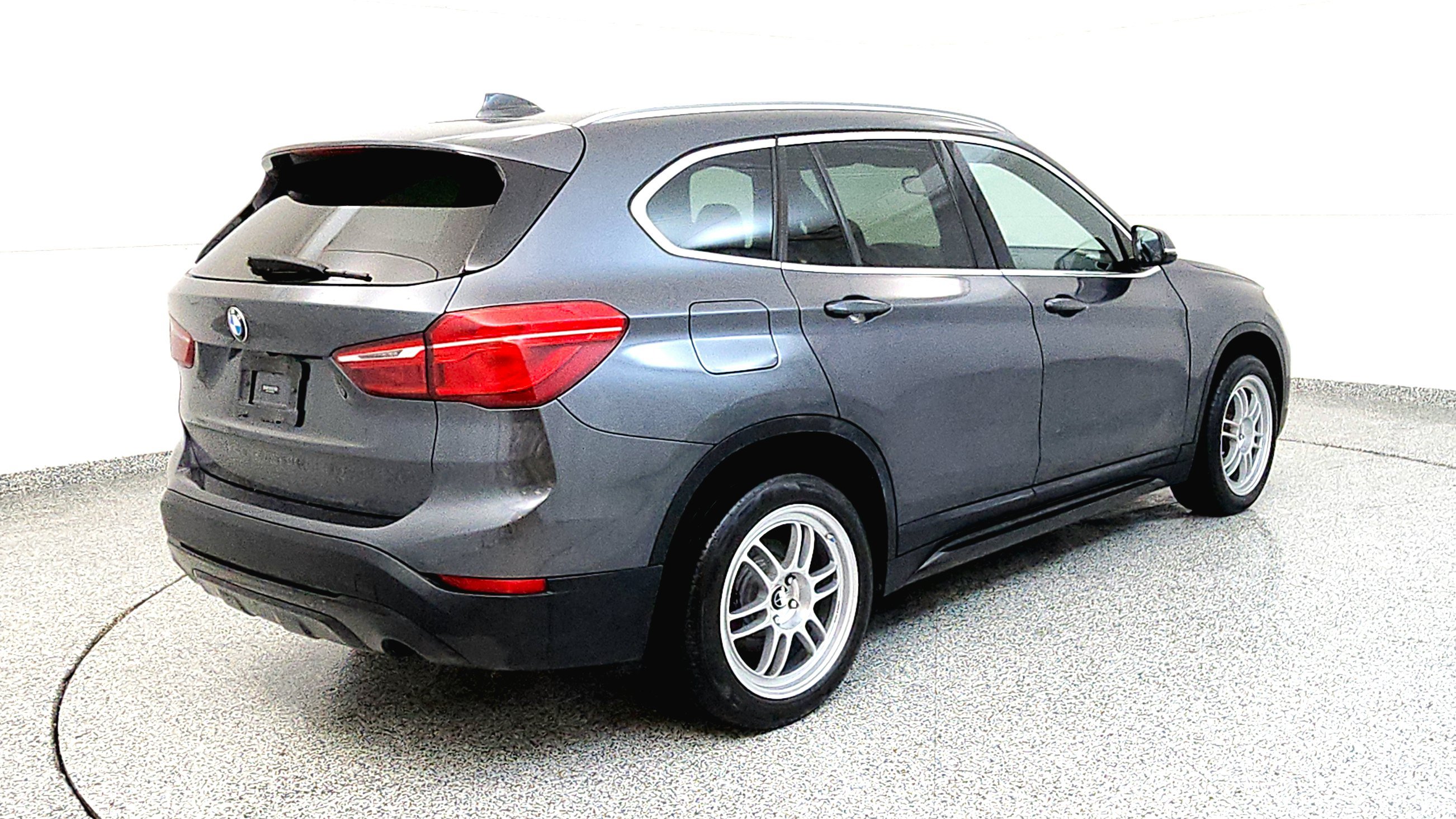 Used 2018 BMW X1 sDrive28i w/ Convenience Package FWD image 7