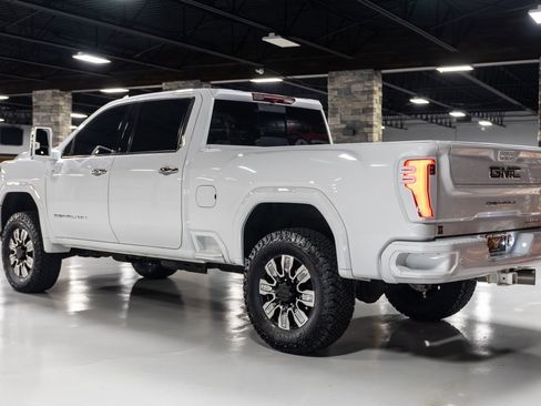 Used 2025 GMC Sierra 2500 Denali image 17