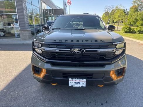 Used 2025 Ford Expedition Tremor AWD/4WD image 3
