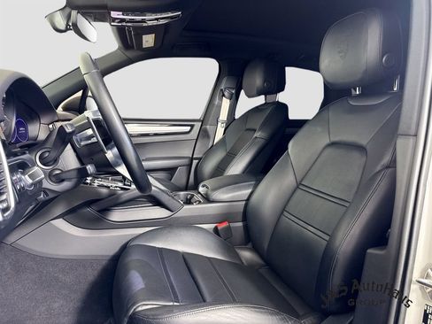 Used 2023 Porsche Cayenne Platinum Edition AWD/4WD image 11