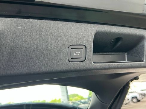 Used 2024 Chevrolet Equinox EV LT FWD image 44