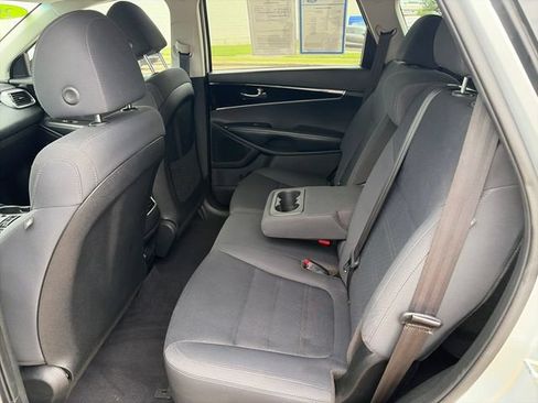 Used 2019 Kia Sorento L FWD image 35