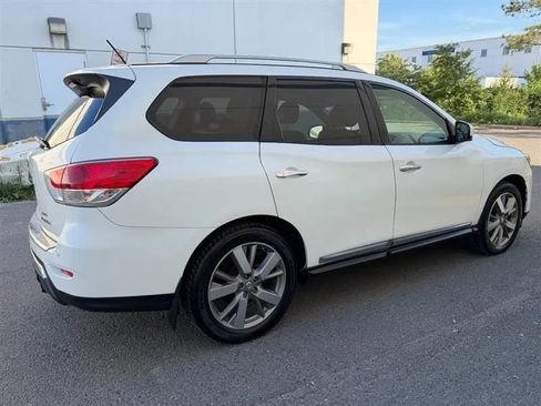 Used 2015 Nissan Pathfinder Platinum AWD/4WD image 16