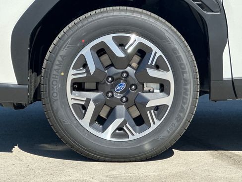 New 2026 Subaru Forester Premium AWD/4WD image 32