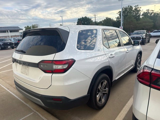 Used 2025 Honda Pilot EX-L image 3