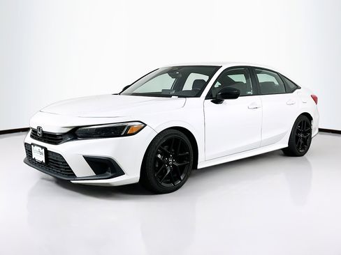 Used 2024 Honda Civic Sport image 3