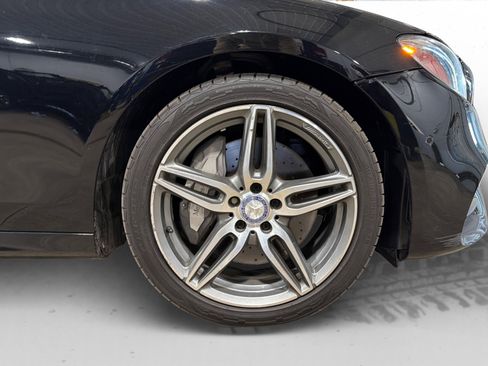 Used 2017 Mercedes-Benz E 300 4MATIC image 55