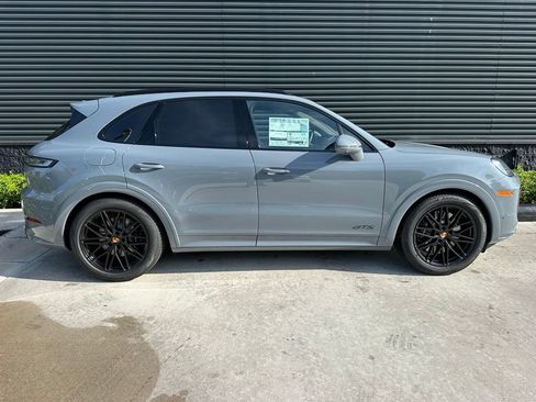 Used 2026 Porsche Cayenne GTS AWD/4WD image 11