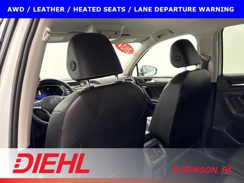 Used 2024 Volkswagen Tiguan SE image 17