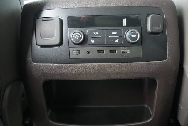 Used 2020 GMC Yukon XL Denali w/ Denali Ultimate Package AWD/4WD image 16