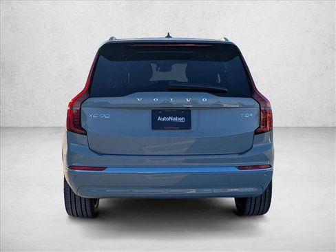 New 2026 Volvo XC90 T8 Ultra w/ Protection Package Premier image 8
