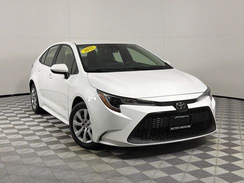 Used 2022 Toyota Corolla LE FWD image 2