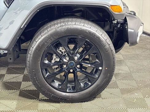 Certified 2025 Jeep Wrangler Unlimited Sahara w/ Safety Group AWD/4WD image 23