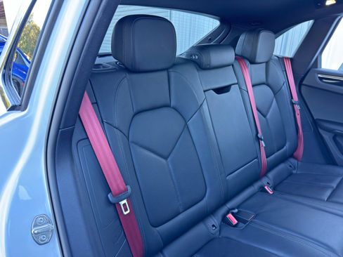 Used 2023 Porsche Macan image 41