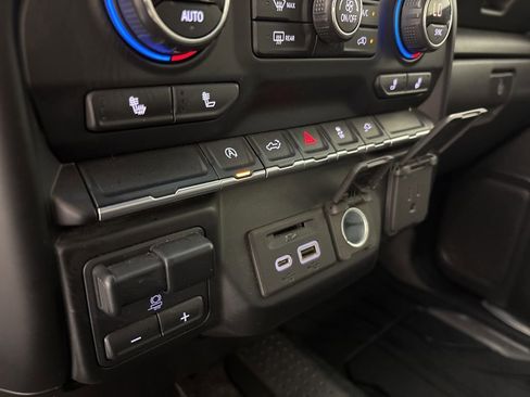 Used 2021 Chevrolet Silverado 1500 LT w/ Convenience Package II RWD image 41