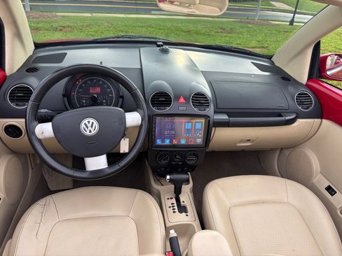 Used 2009 Volkswagen Beetle S image 11