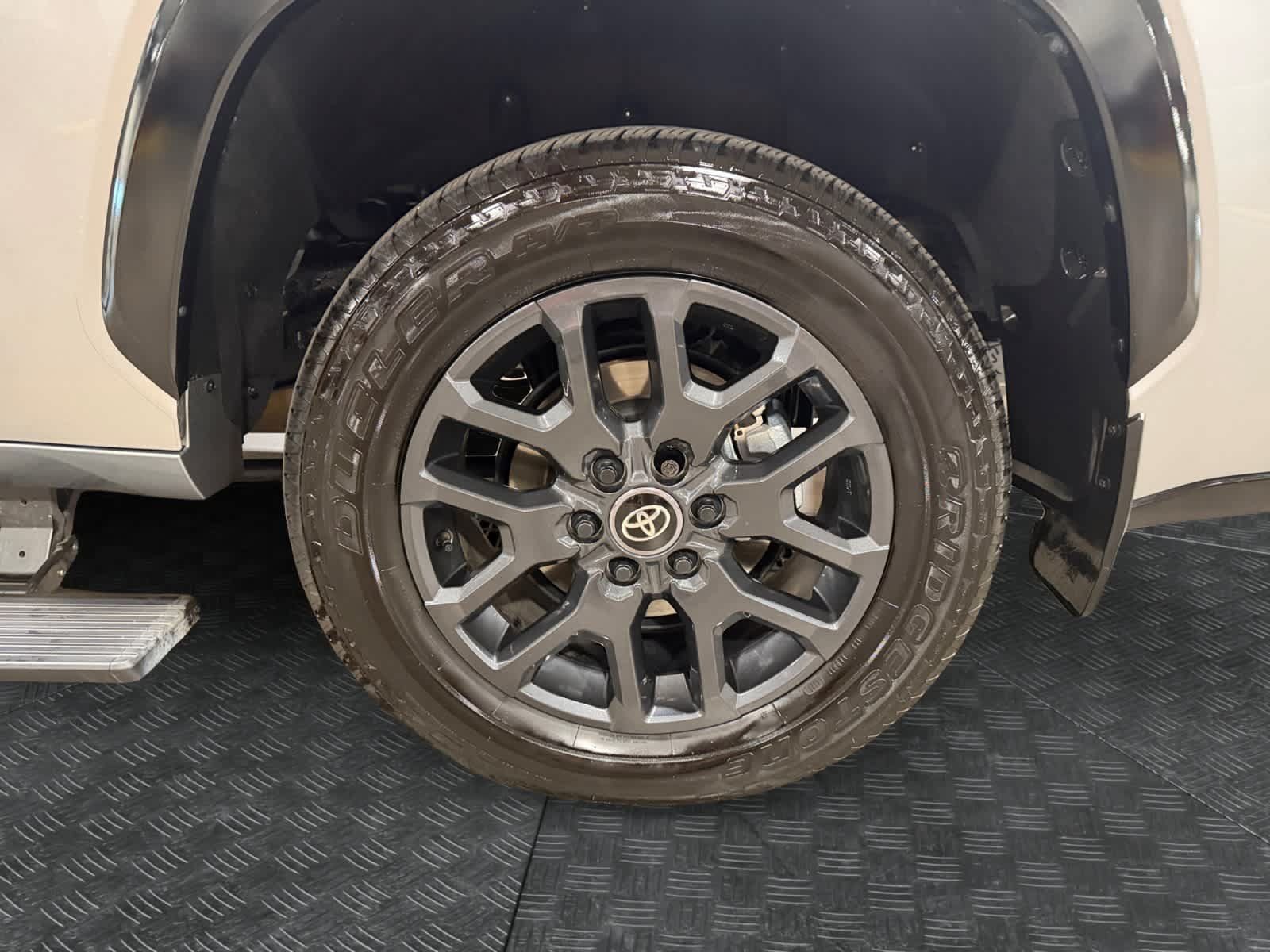 Used 2025 Toyota Sequoia Platinum AWD/4WD image 15