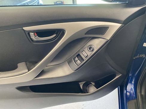 Used 2013 Hyundai Elantra SE image 20