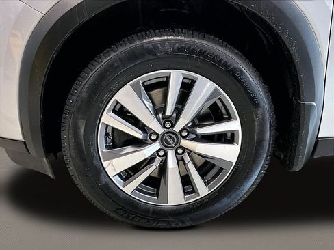 Used 2022 Nissan Pathfinder SL image 28