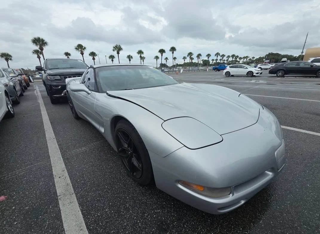 Used 1999 Chevrolet Corvette Coupe w/ Performance Handling Pkg RWD image 4