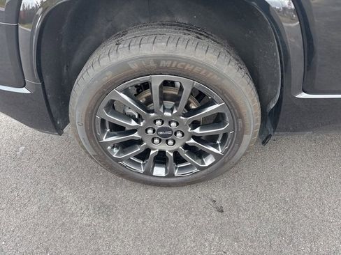 Used 2023 GMC Acadia Denali image 11