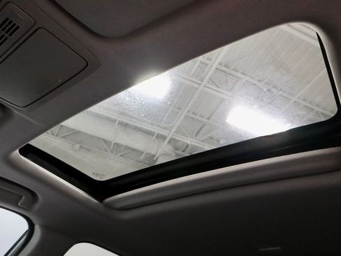 Used 2018 Honda CR-V Touring image 34