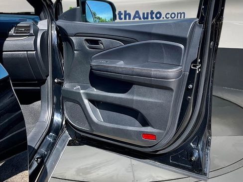 Used 2025 Honda Ridgeline TrailSport image 32