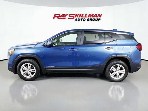 Used 2024 GMC Terrain SLE AWD/4WD image 4