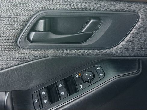 Used 2023 Nissan Rogue S FWD image 21