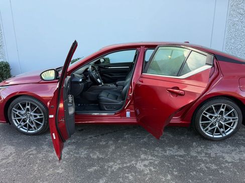 Used 2024 Nissan Altima 2.0 SR image 19